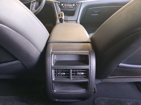 Used 2022 Cadillac XT5 Luxury w/ LPO, Premium Carpet Package FWD image 22