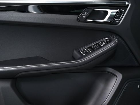 New 2026 Porsche Macan S image 6