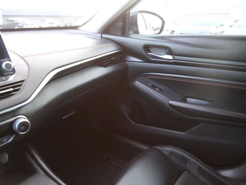 Used 2021 Nissan Altima 2.5 SR image 17