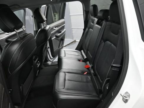 Used 2023 Jeep Grand Cherokee Limited w/ Black Appearance Package AWD/4WD image 12