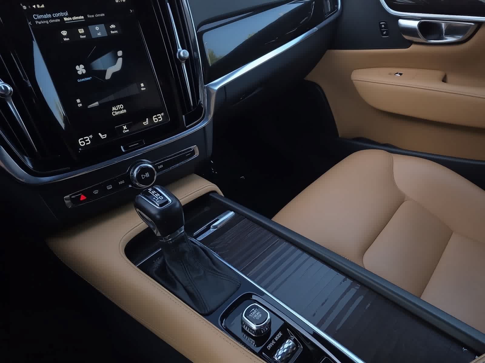 Used 2018 Volvo S90 T5 Momentum w/ Convenience Package FWD image 20