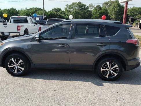 Used 2016 Toyota RAV4 XLE AWD/4WD image 2