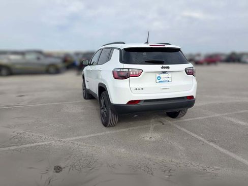 New 2026 Jeep Compass Latitude image 9