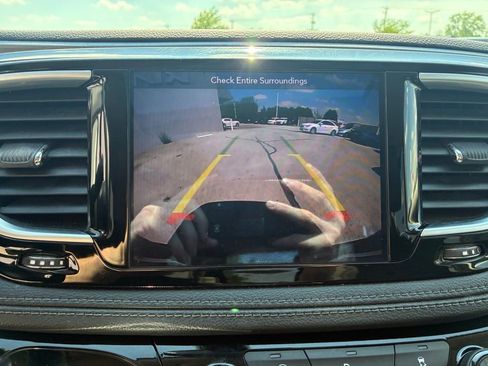 Used 2019 Chrysler Pacifica Limited FWD image 19