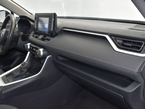 Used 2022 Toyota RAV4 XLE image 24