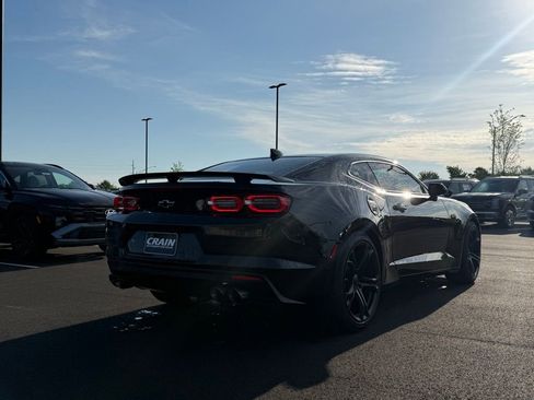 Used 2021 Chevrolet Camaro LT RWD image 5