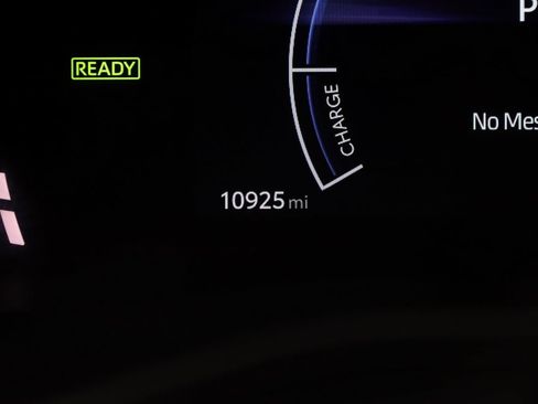 Used 2025 Toyota Camry SE image 35