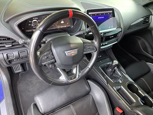 Used 2022 Cadillac CT5 V Blackwing w/ Carbon Fiber Package 2 RWD image 10