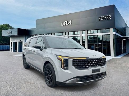 Certified 2025 Kia Carnival SX w/ SX Dark Edition Package image 2