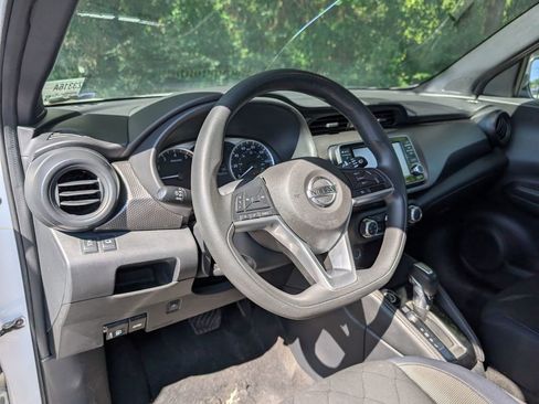 Used 2018 Nissan Kicks S FWD image 30