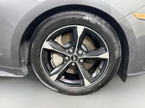 Used 2018 Ford Mustang GT w/ Equipment Group 301A RWD image 30