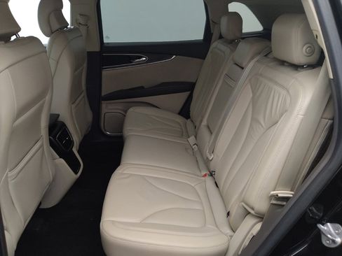 Used 2016 Lincoln MKX Select FWD image 18