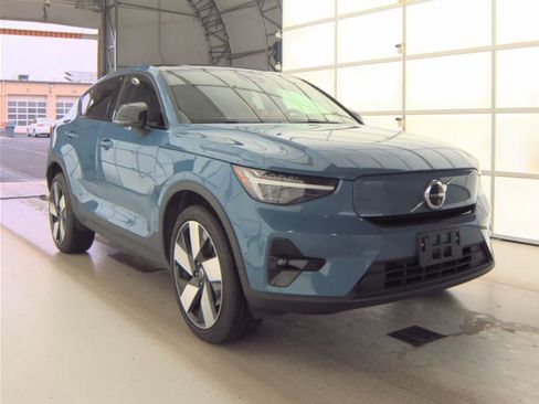 Certified 2023 Volvo C40 P8 Recharge Ultimate w/ Protection Package Premier AWD/4WD image 4