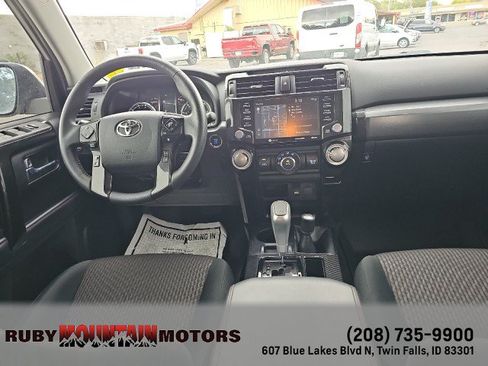 Used 2022 Toyota 4Runner TRD Off-Road AWD/4WD image 34
