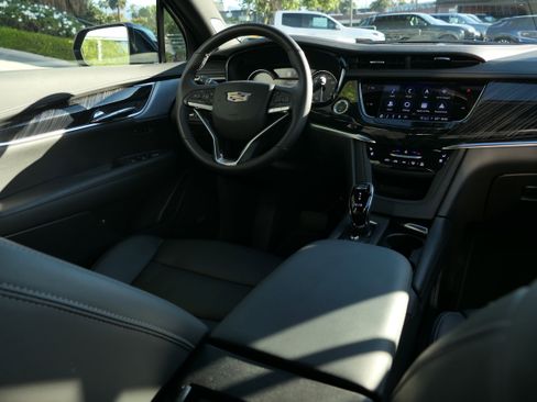 New 2025 Cadillac XT6 Premium Luxury image 25