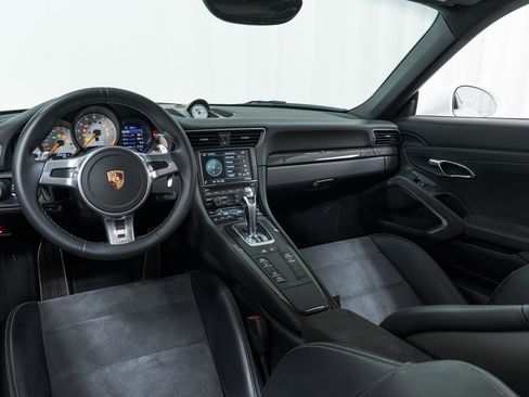 Certified 2014 Porsche 911 GT3 image 21