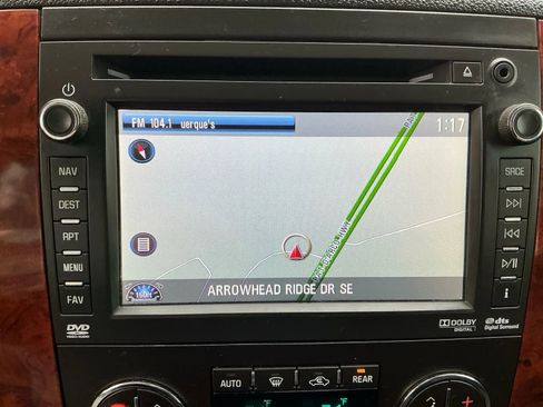 Used 2013 Chevrolet Suburban LTZ image 30