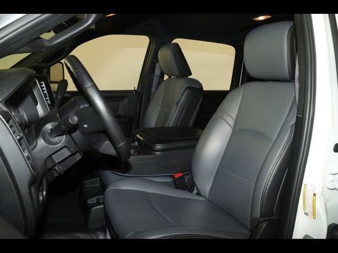 Used 2025 RAM 3500 Tradesman w/ Chrome Appearance Group image 25