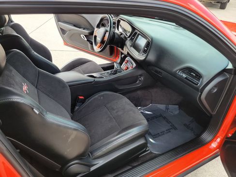 Used 2016 Dodge Challenger R/T Scat Pack w/ Leather Interior Group RWD image 13