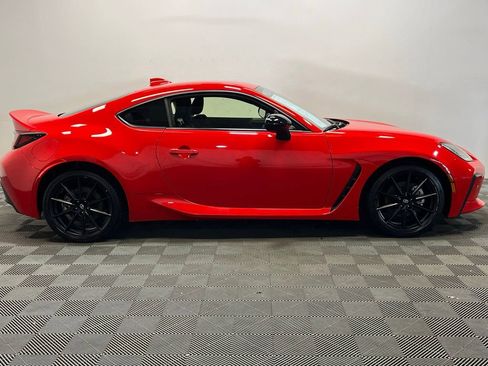 Used 2023 Toyota GR86 Premium RWD image 4