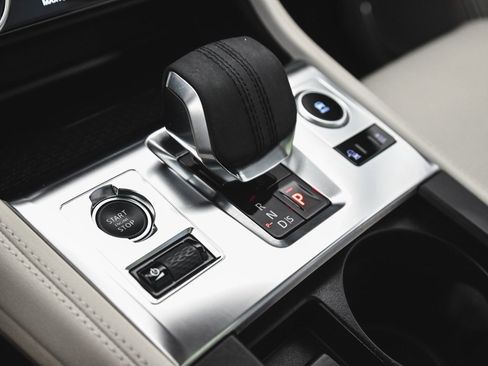 Used 2022 Jaguar F-PACE S image 28