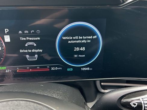 Certified 2025 Hyundai Elantra Limited FWD image 8