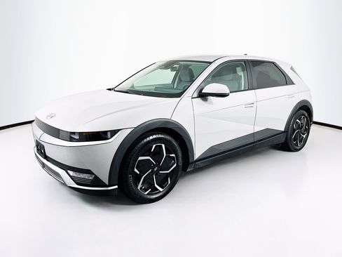 Used 2024 Hyundai Ioniq 5 SEL image 3