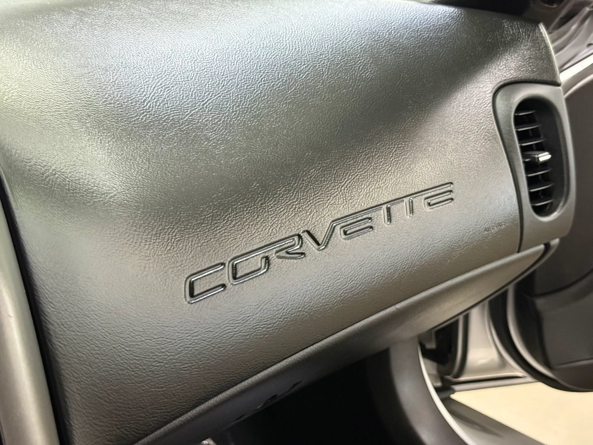 Used 2007 Chevrolet Corvette Coupe w/ Preferred Equipment Group RWD image 19