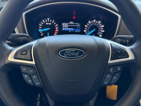 Used 2015 Ford Fusion SE FWD image 21