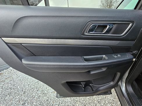 Used 2018 Ford Explorer XLT w/ Equipment Group 202A image 22