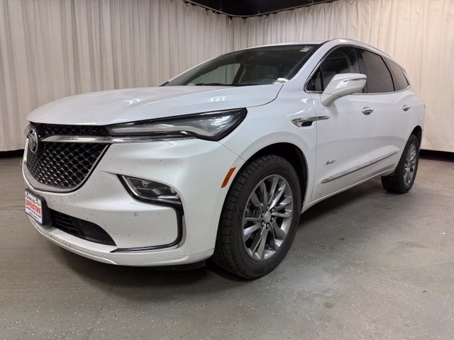 Used 2022 Buick Enclave Avenir w/ Avenir Technology Package AWD/4WD image 11