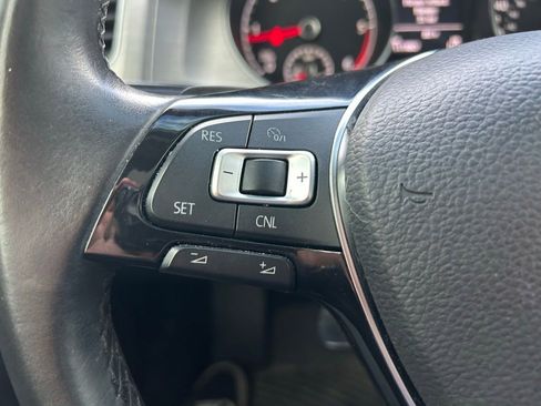 Used 2015 Volkswagen Golf TDI S image 18