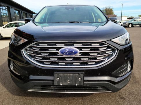 Used 2024 Ford Edge Titanium image 2