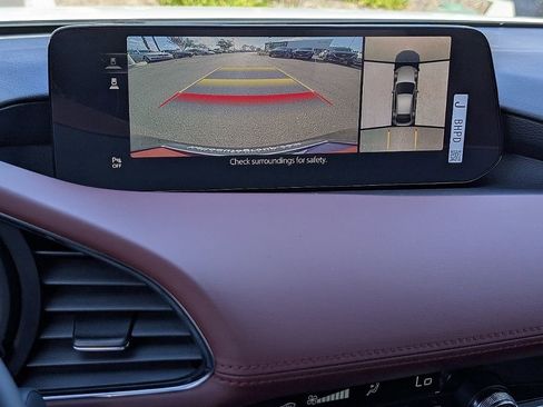 New 2026 MAZDA MAZDA3 Hatchback w/Premium Plus Pkg image 33