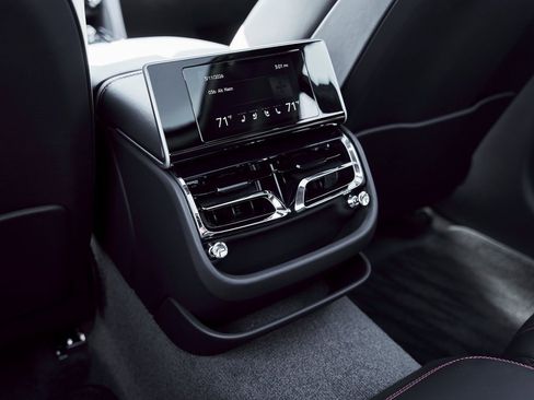 Used 2023 Bentley Flying Spur V8 image 54