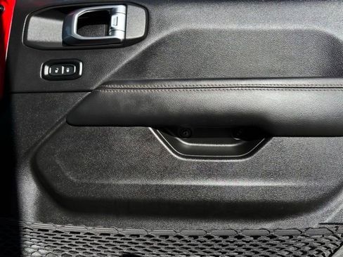 Certified 2022 Jeep Wrangler Unlimited Rubicon w/ Xtreme Recon 35" Tire Package image 27