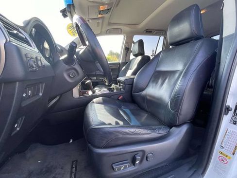 Used 2016 Lexus GX 460 w/ Premium Package AWD/4WD image 17