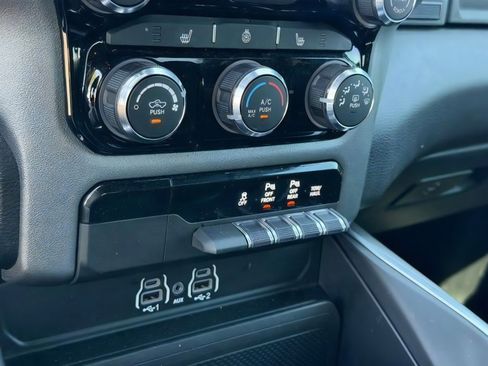Used 2025 RAM 1500 Big Horn AWD/4WD image 28