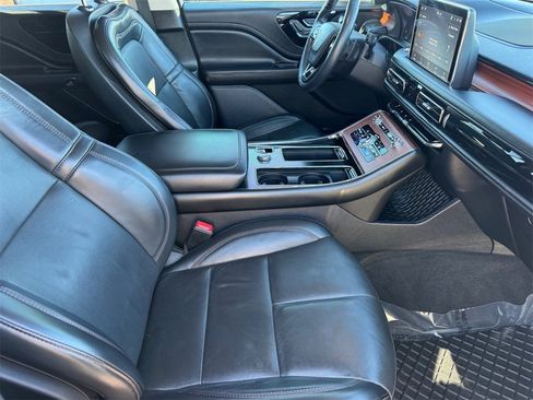 Used 2021 Lincoln Aviator Reserve w/ Elements Package Plus image 12