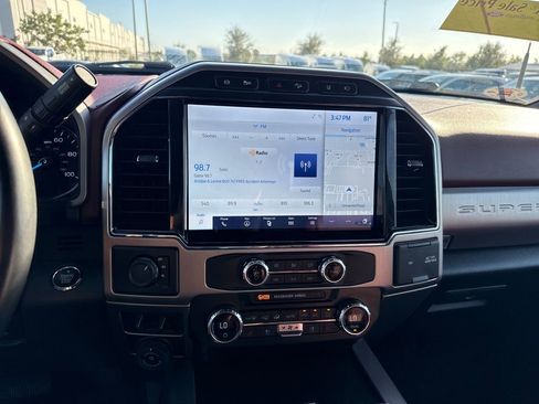 Used 2022 Ford F450 Platinum w/ FX4 Off-Road Package image 20