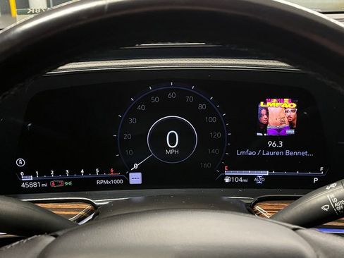 Used 2022 Cadillac Escalade Premium Luxury w/ LPO, Illumination Package image 24