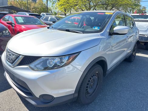 Used 2018 Nissan Rogue Sport S AWD/4WD image 2