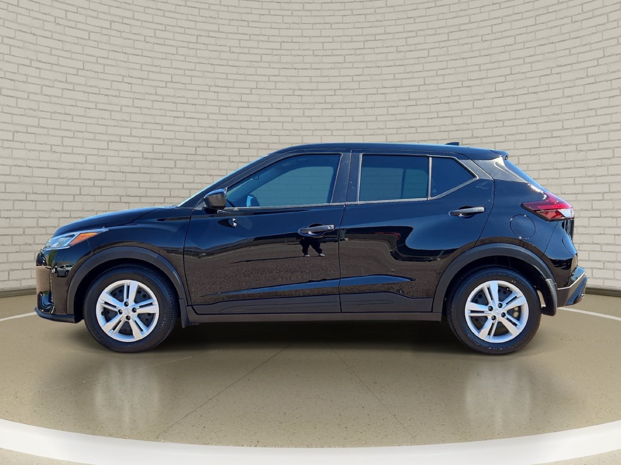 Used 2025 Nissan Kicks Play S FWD image 8