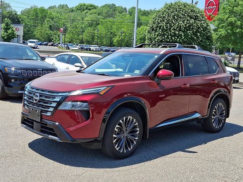 Certified 2025 Nissan Rogue Platinum AWD/4WD image 4