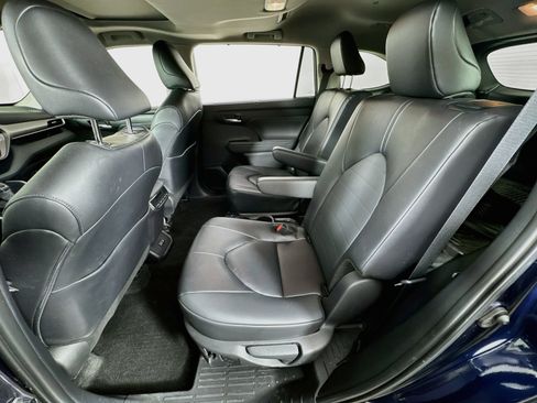 Used 2026 Toyota Highlander XLE AWD/4WD image 18