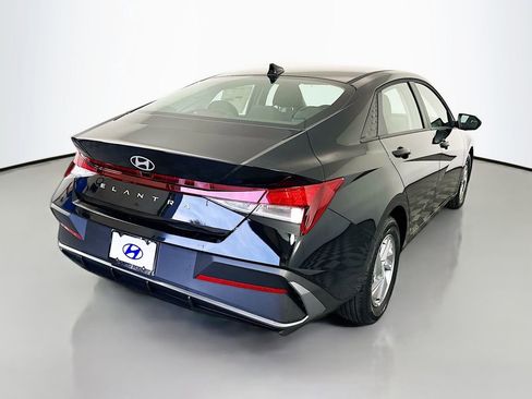 New 2026 Hyundai Elantra SE w/ Cargo Package image 5