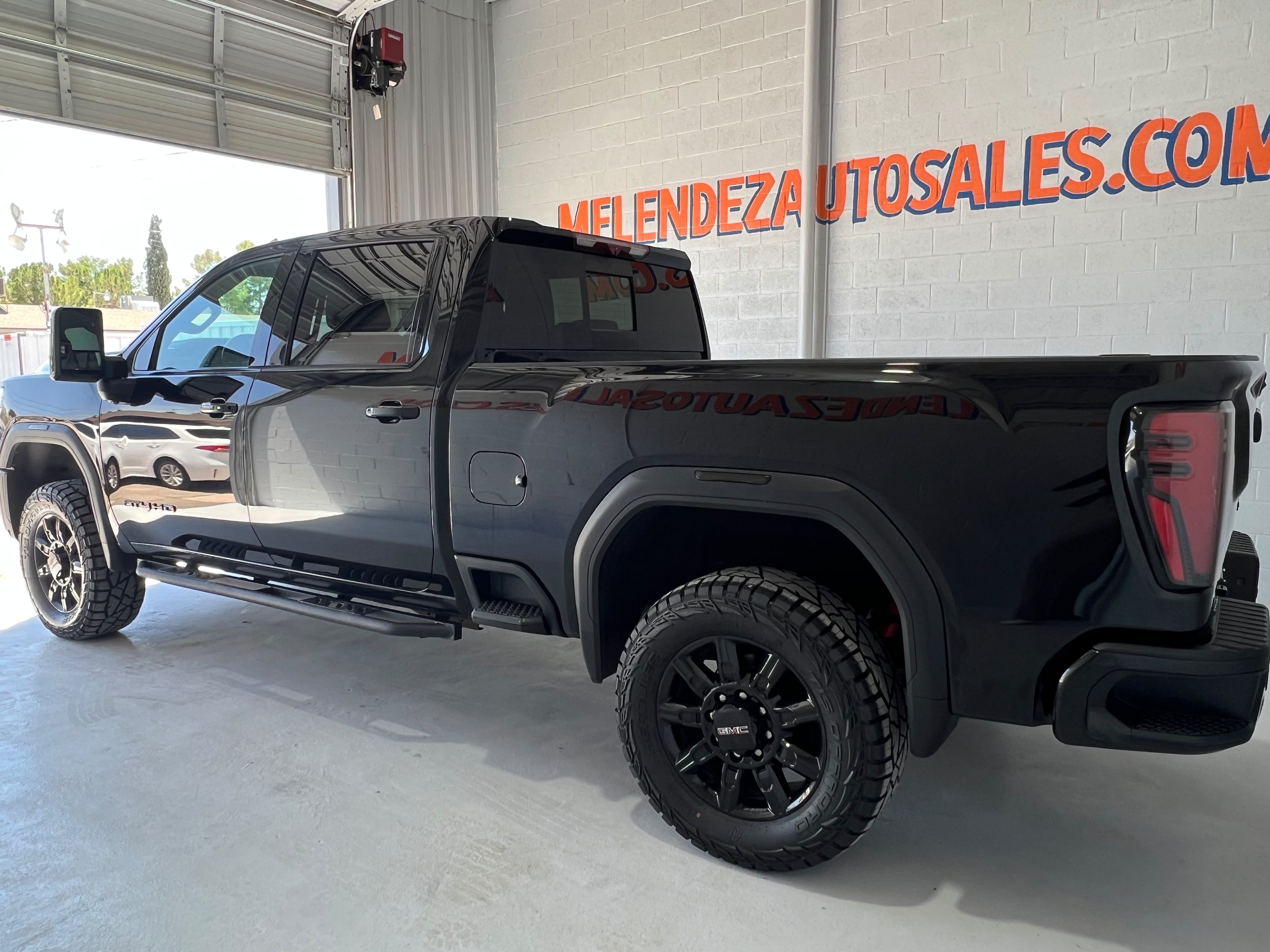 Used 2024 GMC Sierra 2500 AT4 w/ Max Trailering Package AWD/4WD image 2