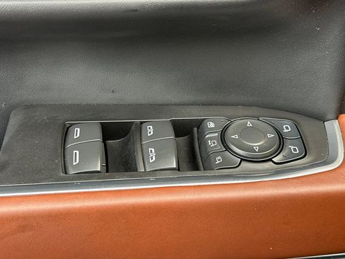 Used 2025 GMC Sierra 2500 Denali Ultimate w/ Snow Plow Prep/Camper Package image 11