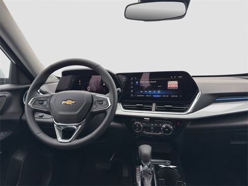 New 2026 Chevrolet Trax LT w/ Sunroof Package image 14