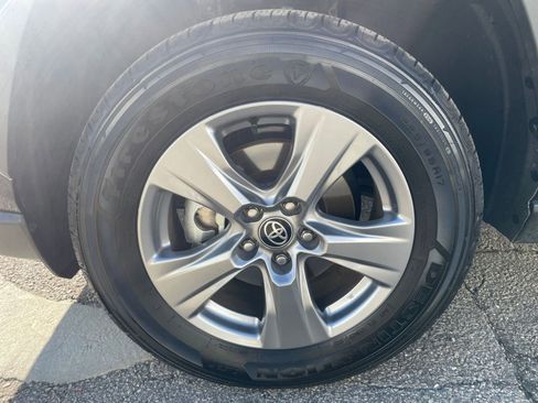 Used 2025 Toyota RAV4 LE image 29